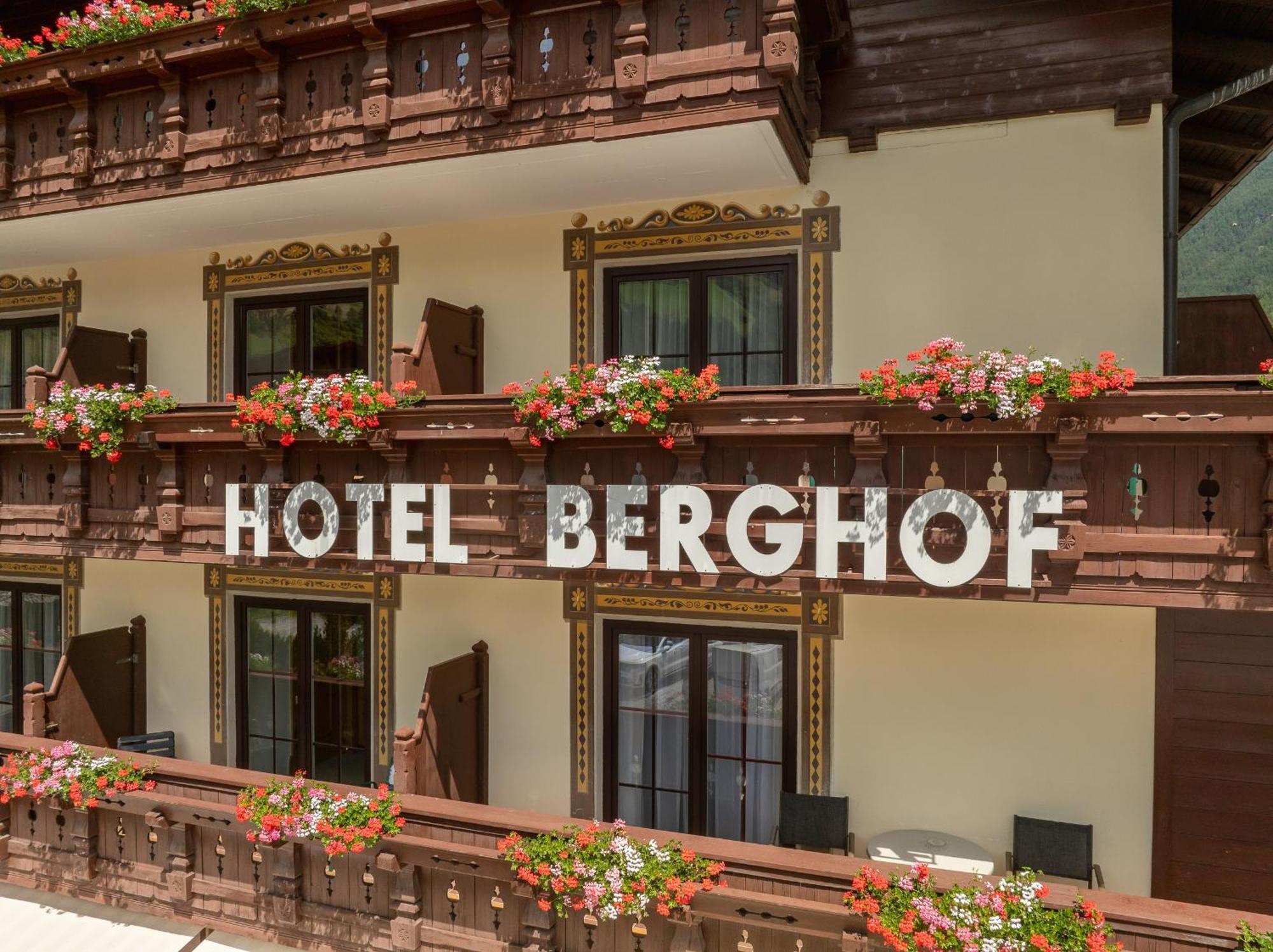 Hotel Berghof Neustift im Stubaital Esterno foto