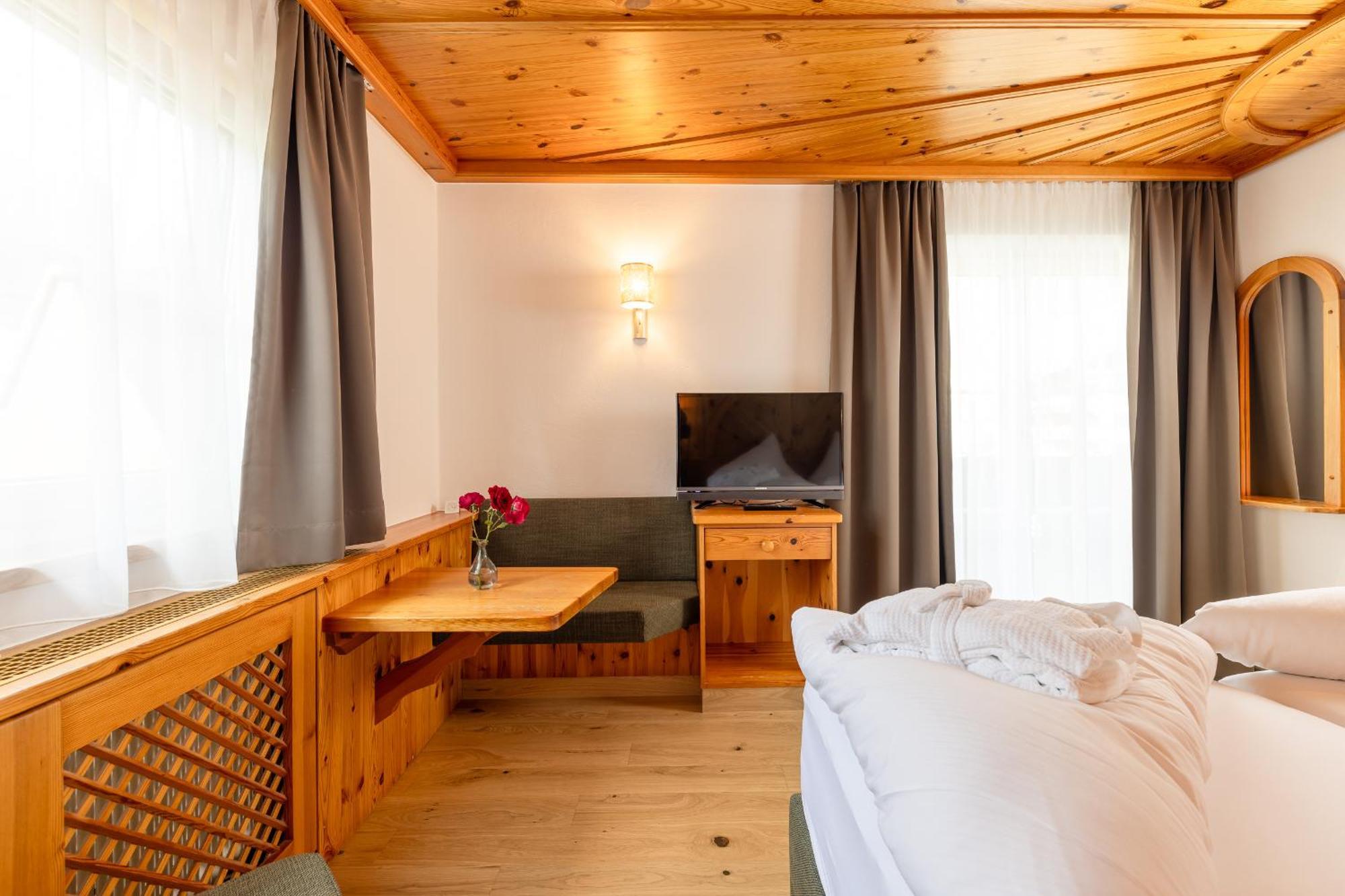 Hotel Berghof Neustift im Stubaital Esterno foto