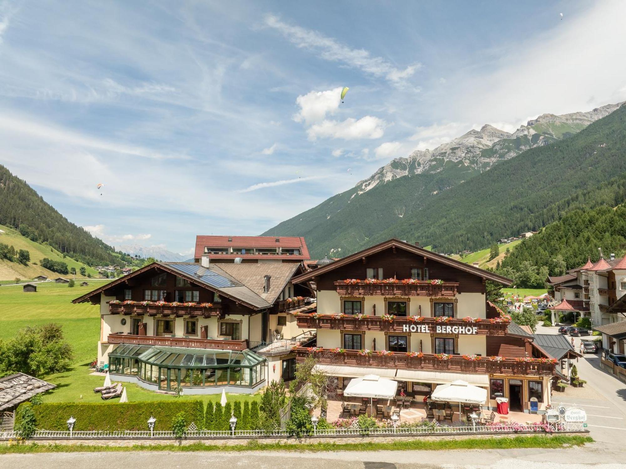 Hotel Berghof Neustift im Stubaital Esterno foto