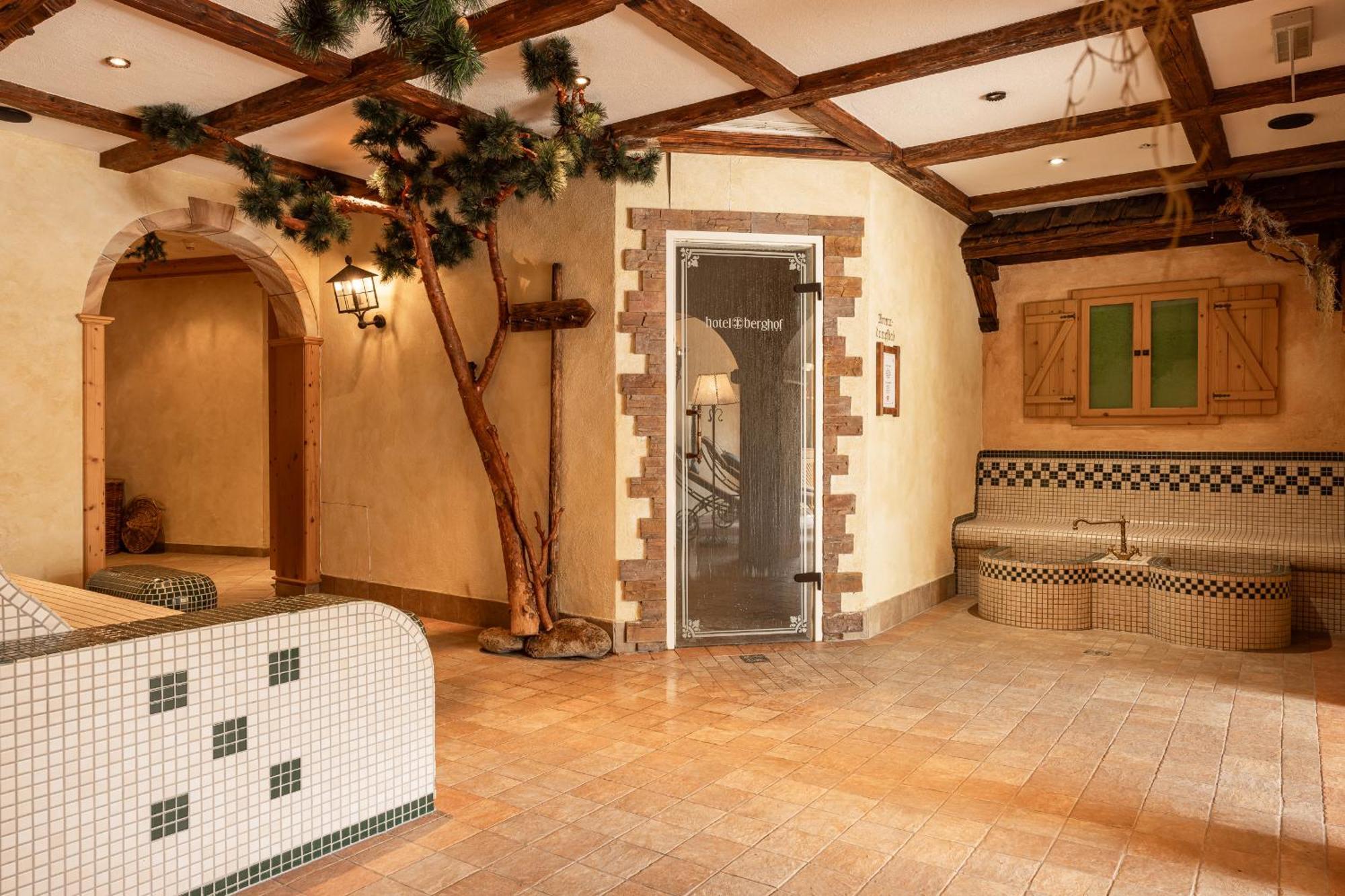 Hotel Berghof Neustift im Stubaital Esterno foto