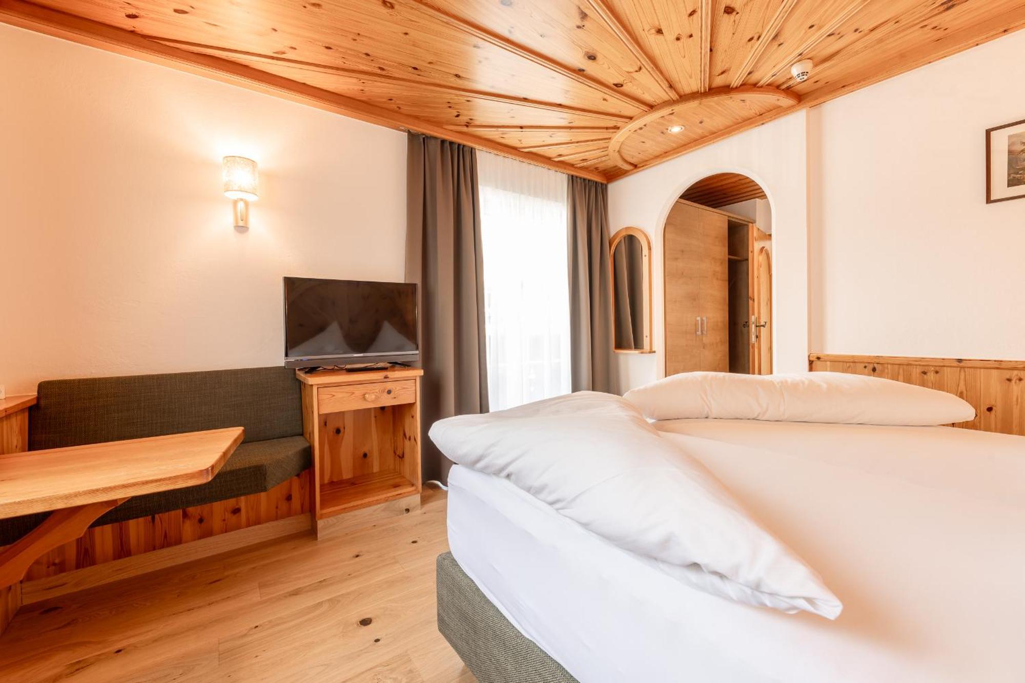 Hotel Berghof Neustift im Stubaital Esterno foto