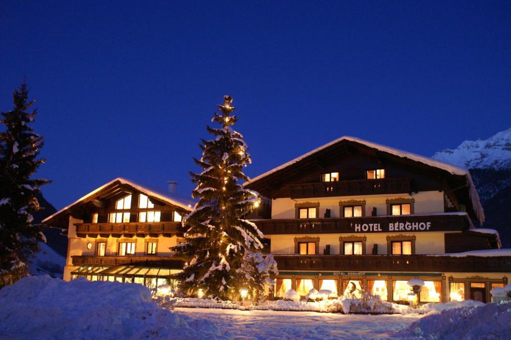 Hotel Berghof Neustift im Stubaital Esterno foto